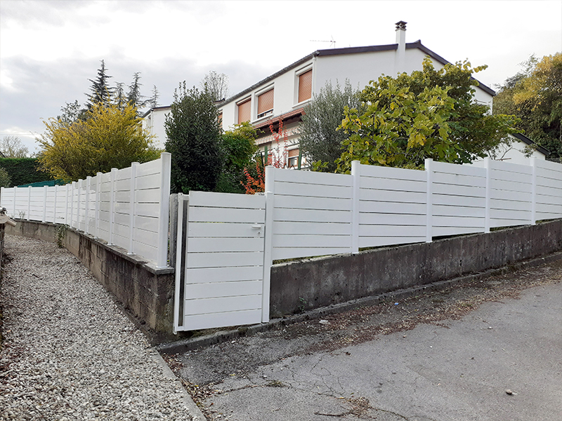 cloture-et-portillon-PVC-ILE-DE-RE